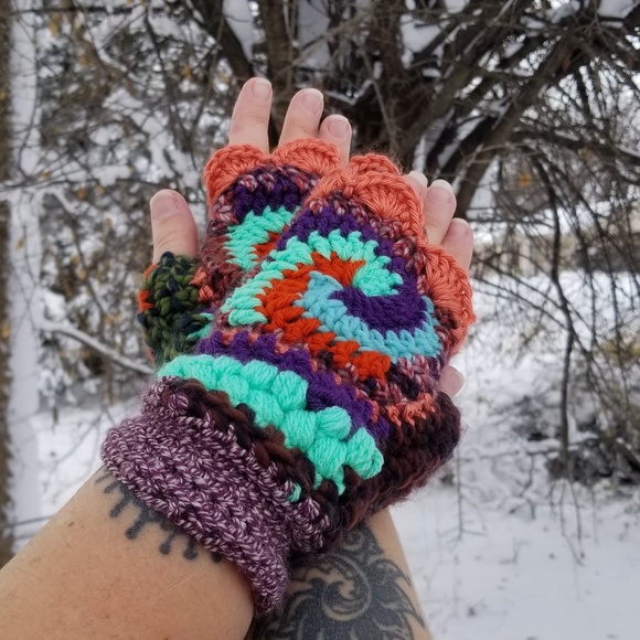 Crochet Fingerless Gloves Artisan Made - Picture 2 of 5